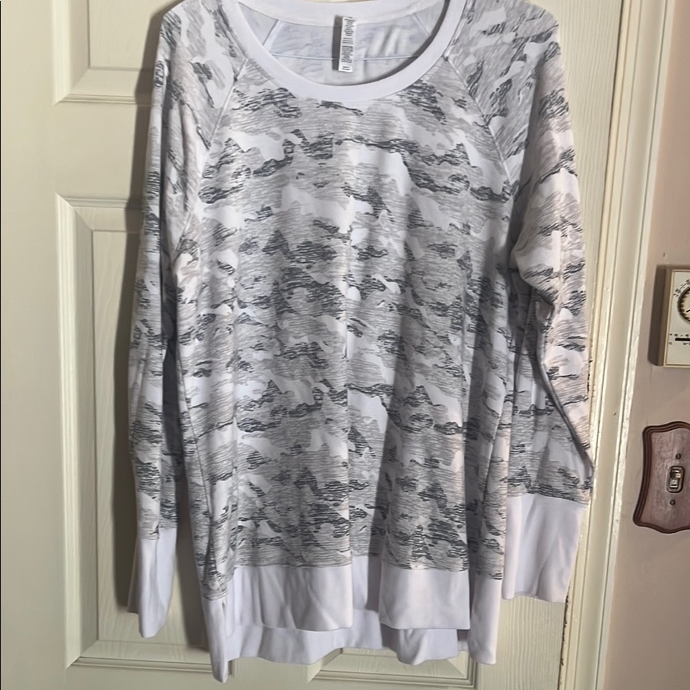 Women's White and Gray Top